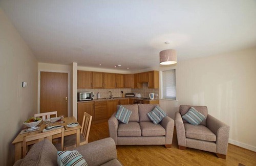 Ore Apartment | Location-Location-Location! - Spacious 2 Bed Apt with Sea & Country Views
