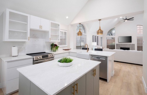 Addison House | Location, location! Modern updated Home in the Heart of Addision!
