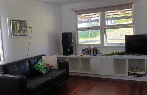 Emu Park House | LOCATION! LOCATION! Seaview Cottage in village hub. Closest to beach.