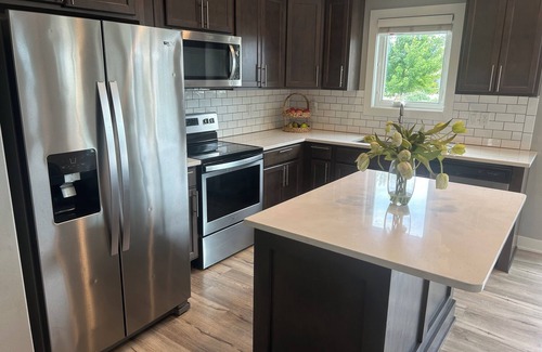 Grimes House | Location, location! Spacious 4-bedroom house in lovely Grimes with WiFi, AC