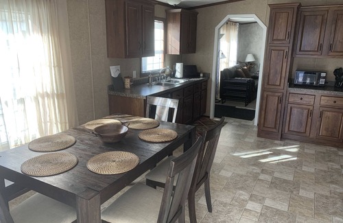 Hunter House | LOCATION! LOCATION! WALK TO FESTIVALS AND HUNTER MOUNTAIN!