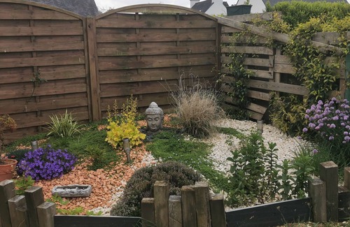 Rospez House | Location Maison Bien Située Avec Jardin Clos. Animaux de Compagnie Acceptés