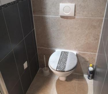 Poncin Apartment | Location maison de bourg