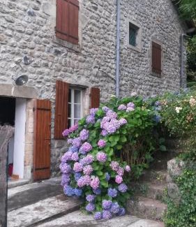 Lalevade-dʼArdeche Apartment | Location saisonnière dans un cadre calme