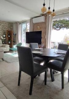 Les Sablettes Apartment | Location saisonnière logement les pieds dans l’eau