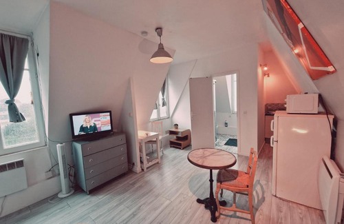 Sevres Apartment | Location saisonnière, meublée, appartement type studio à Sèvres