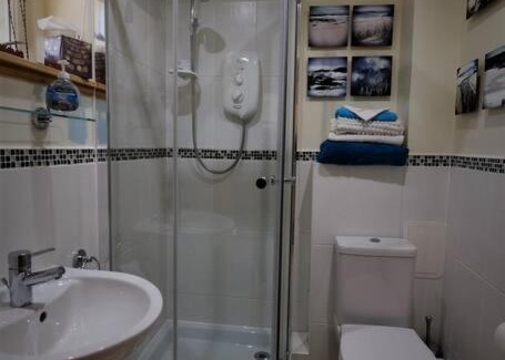 Arden Apartment | Loch Lomond Unique Selfcontained bed+bathroom