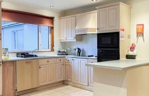 South Laggan Cottage | Loch Oich Waterside Cottage