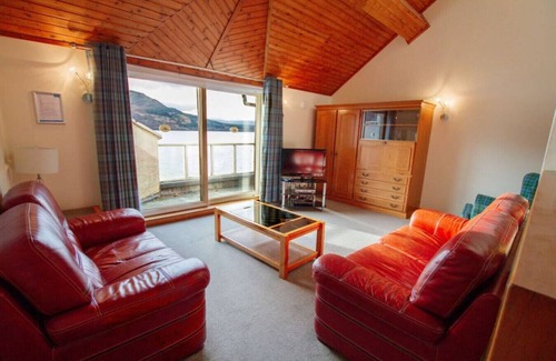 Kinloch Rannoch House | Loch Rannoch Highland Club, Lochside Lodge 4
