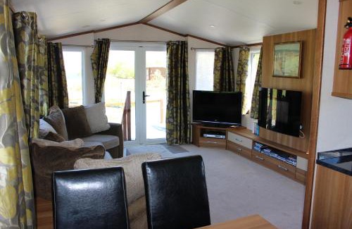Taynuilt Ski Chalet | Loch View