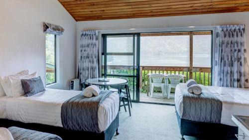 Lochmara Bay Cabin | Lochmara Lodge - 20mins by boat from Picton