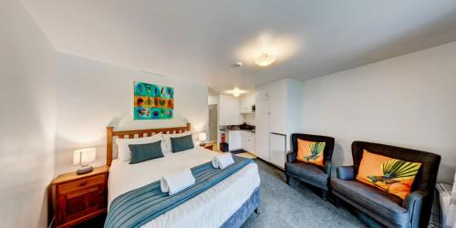 Lochmara Bay Cabin | Lochmara Lodge - 20mins by boat from Picton