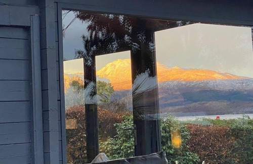 Luss Cabin | Lochside-1Bed-Pet Friendly-Amazing views