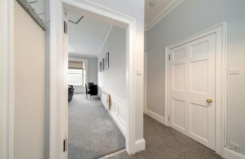 Montrose Apartment | Lochside Apartments, Apt C