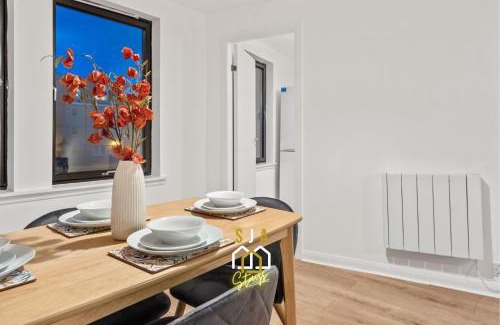 Central Aberdeen Apartment | Lochy Stay - SJA Stays - Modern 2 Bed Apartment