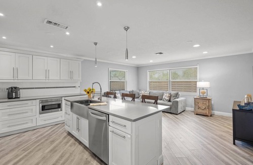 Gulf Gate Estates House | Lock in Sunshine and Savings Before It’s Too Late