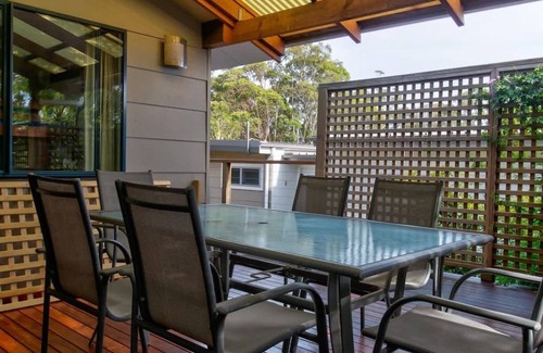 Mollymook Beach House | Lockhart Leafy Cottage
