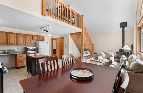 Waitsfield House | Lockwood Loft, Unique, Cozy and Close to Sugarbush