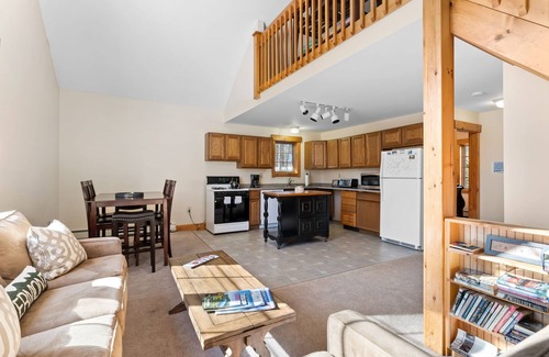 Waitsfield House | Lockwood Loft, Unique, Cozy and Close to Sugarbush