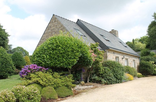Locronan House | LOCRONAN - Beautiful house, veranda and large garden - near sea and bay view