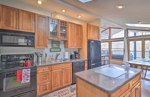 Locust Lake Village Cabin | Locust Lake Village Cabin w/ Deck & Lake View!
