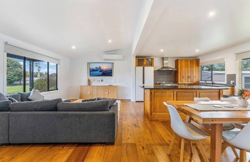 Bridgewater on Loddon House | Loddon Retreat - Sleeps 12