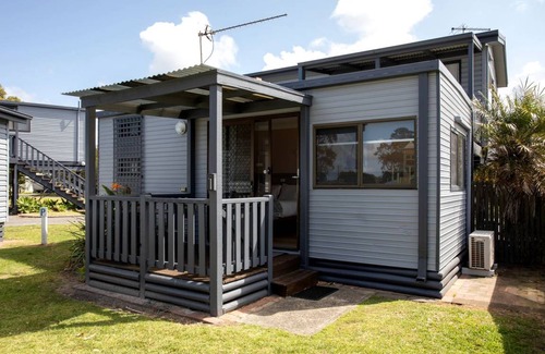 Greenwell Point Cabin | Lodge ∙ 1 bedroom ∙ 2 guests