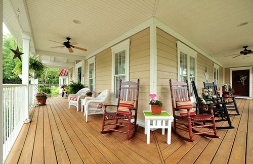 Ellwood City Cabin | Lodge ∙ 1 bedroom ∙ 3 guests