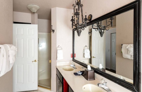 Uptown Sedona Cabin | Lodge ∙ 1 bedroom ∙ 2 guests
