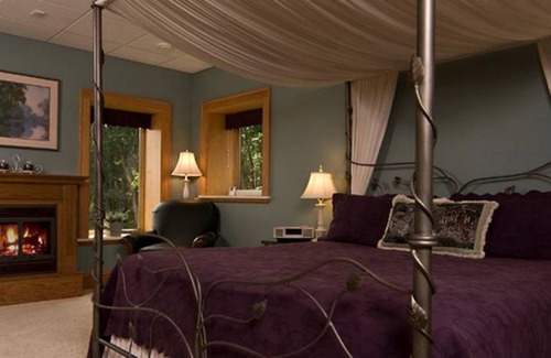 Baraboo Cabin | Lodge ∙ 1 bedroom ∙ 2 guests