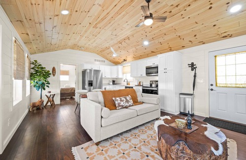 Williamstown Cabin | Lodge 129 at Eden Reserve—Safari Cabin Near Ark