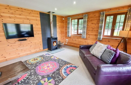 Llanbedr Cabin | LODGE 20, family friendly, character holiday cottage in Llanbedr