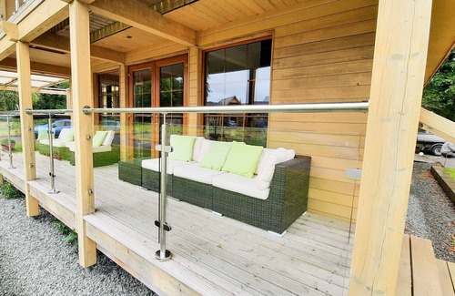 Llanbedr Cabin | LODGE 20, family friendly, character holiday cottage in Llanbedr