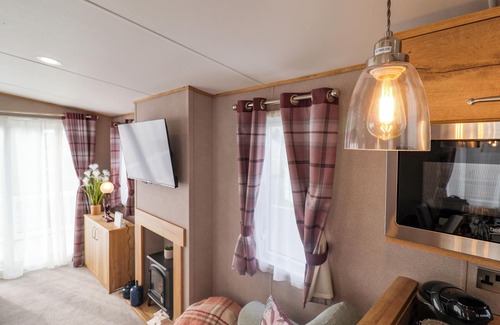 Felixstowe Cottage | LODGE 29 EGRET'S VIEW, family friendly in Felixstowe, Suffolk