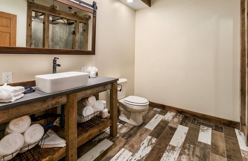 New Plymouth Cabin | Lodge 328 @ Hocking Hills