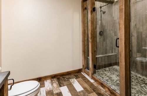 New Plymouth Cabin | Lodge 328 @ Hocking Hills
