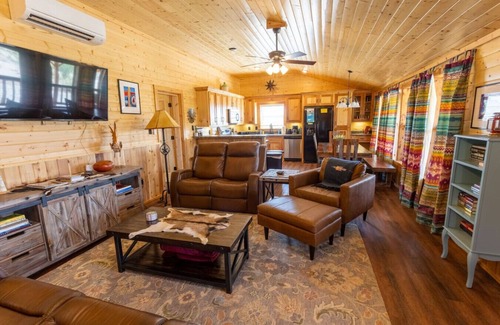 Terlingua Cabin | Lodge - 3Bedrooms + 2.5 Baths in Terlingua