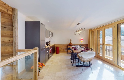 Champagny-en-Vanoise Ski Chalet | Lodge Alouette: Appartement Authentique Proche Pistes et Commerces
