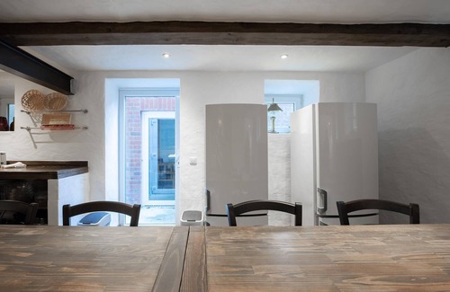 Zentrum Apartment | Lodge am Oxenweg room 2 in Husum for up to 2 people