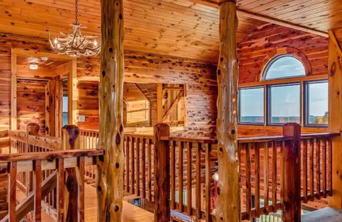 Ponca Cabin | Lodge at OZK Ranch- Incredible mountaintop cabin with hot tub and views