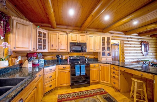 Rambling Ridge Cabin | Lodge at Shady Branch