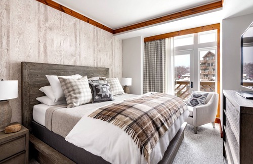 Stowe Area Condo | Lodge at Spruce Peak - Lux 3 Bdrm, Ski In/Out & Steps Away from All the Action!