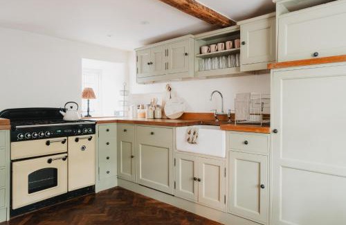 Castleton House | Lodge Cottage, Castleton
