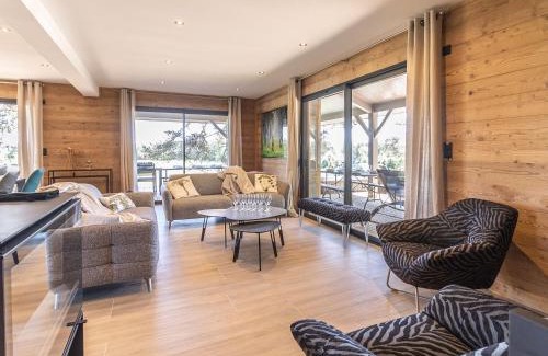 Le Chambon-sur-Lignon House | Lodge de luxe avec bain à remous, salle de sport, piscine, et options spa et golf - FR-1-582-381