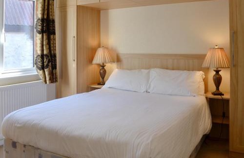Dinnet House | Lodge E- Uk33091