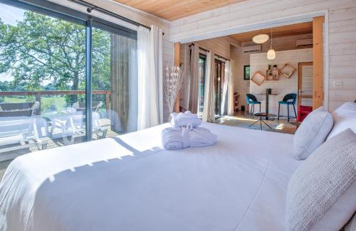 Saint-Felix-de-Reillac-et-Mortemart Bed & Breakfast | Lodge Grand Air avec Jacuzzi