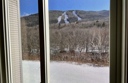 Lincoln Apartment | Lodge Hotel H5 · Resort Hotel at Loon Mtn w/pool, hot tub, Ski Hike