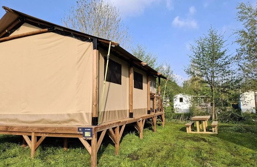 Long Cabin | LODGE LE CAREX Grundstück 16- 2 Schlafzimmer 5 Betten 5 Personen