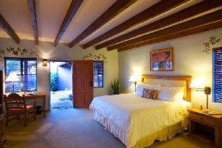Peter Howell Cabin | Lodge On The Desert
