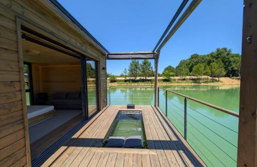 Parcoul-Chenaud Boat Rental | Lodge on the water in Dordogne